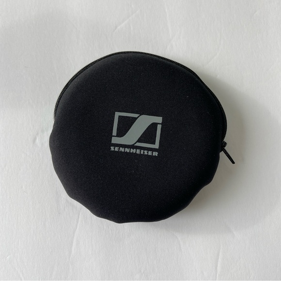 Sennheiser SP10 ML Speakerphone for Lync w/soft zipper case - Never used - Picture 3 of 4